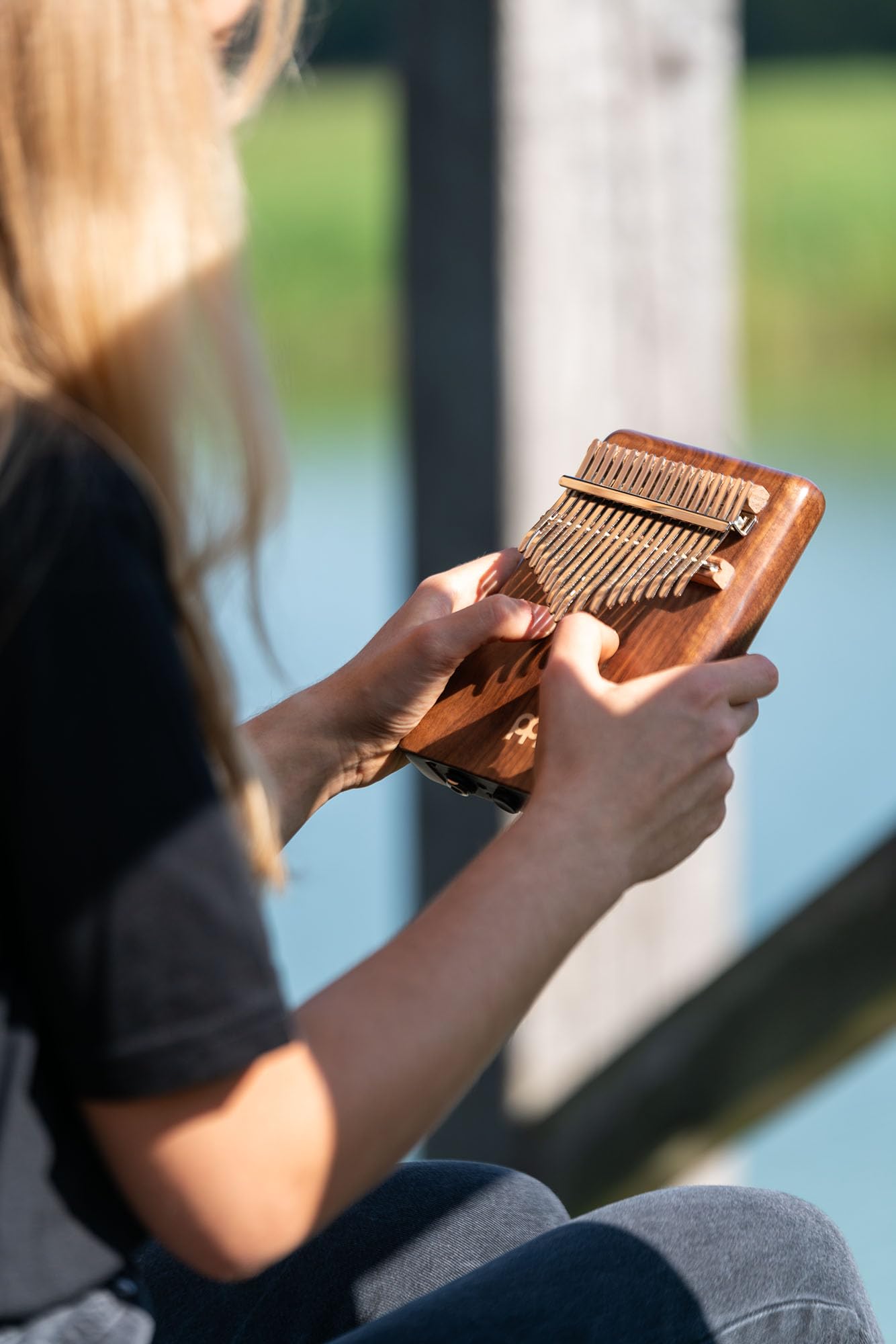 Meinl PKA17AW Kalimba Natur 17 Lamellen Pickup