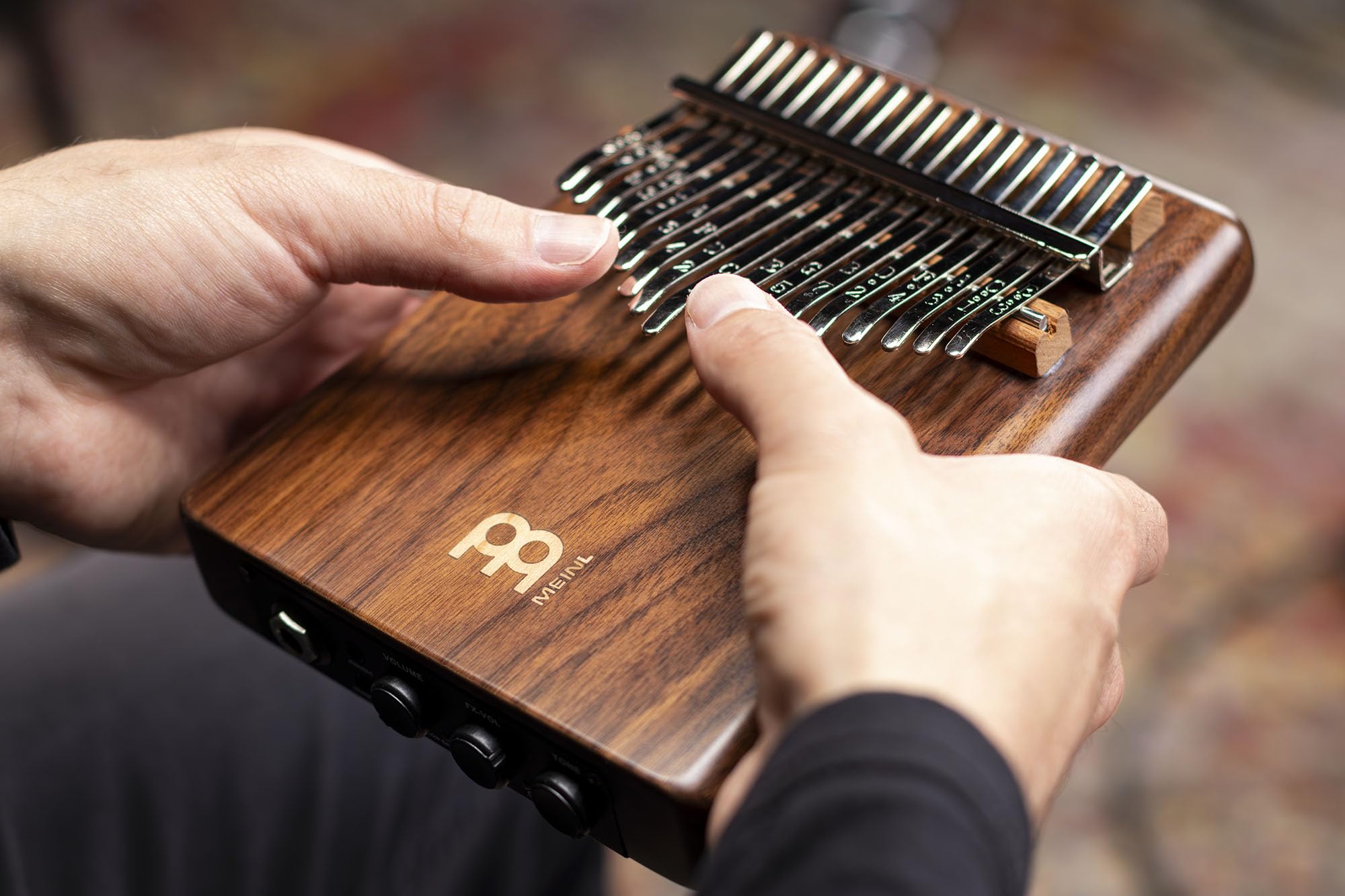 Meinl PKA17AW Kalimba Natur 17 Lamellen Pickup