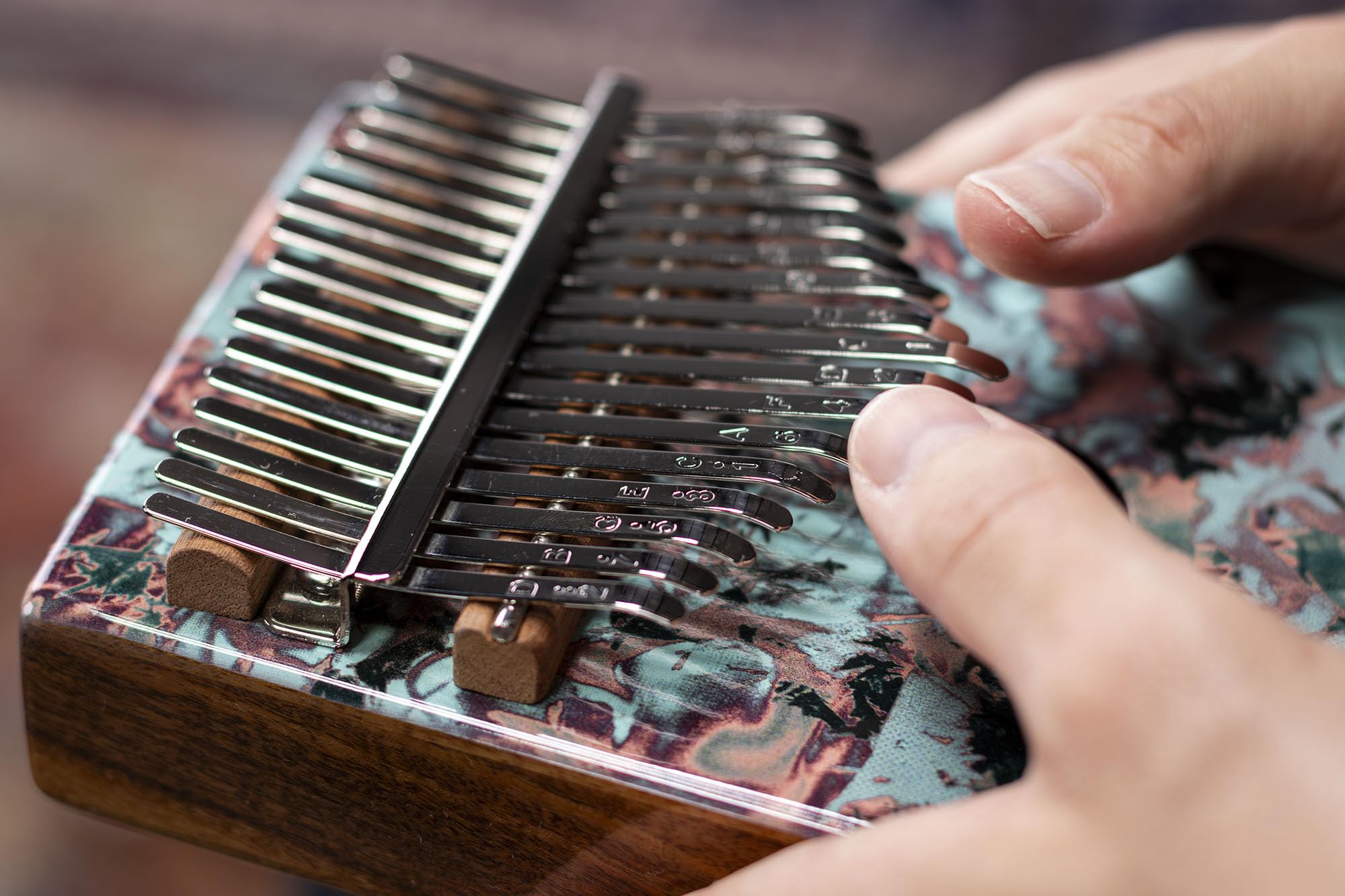 Meinl Sound Effects KA17CR Kalimba 17 Zungen Mehrfarbig